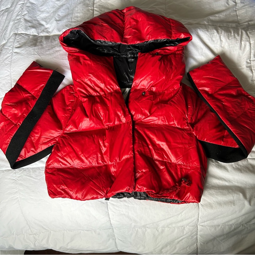 Cropped red puffer jacket